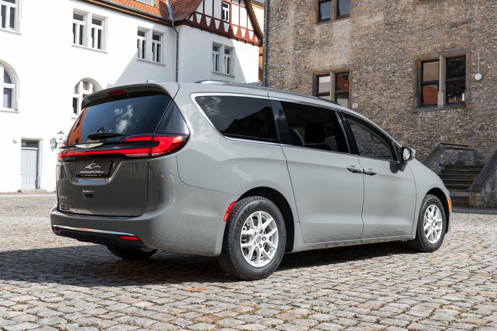 Fahrzeugabbildung Chrysler Pacifica Touring LPG ACC 360° LED TOTW CARPLAY