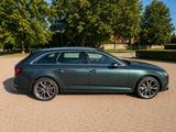 Audi A4 40 TDI S tronic S line Avant S line - Audi A4: Grün, mit Navigationssystem