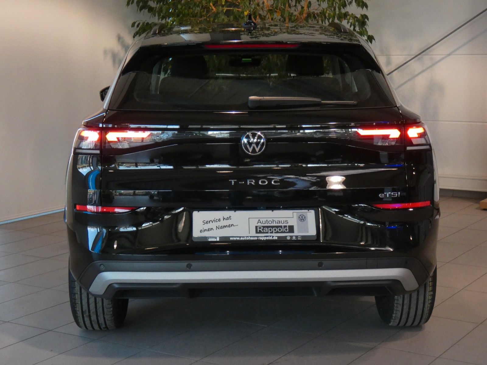 Volkswagen T-Roc 1.5 eTSI Life AHK NAVI foto 5