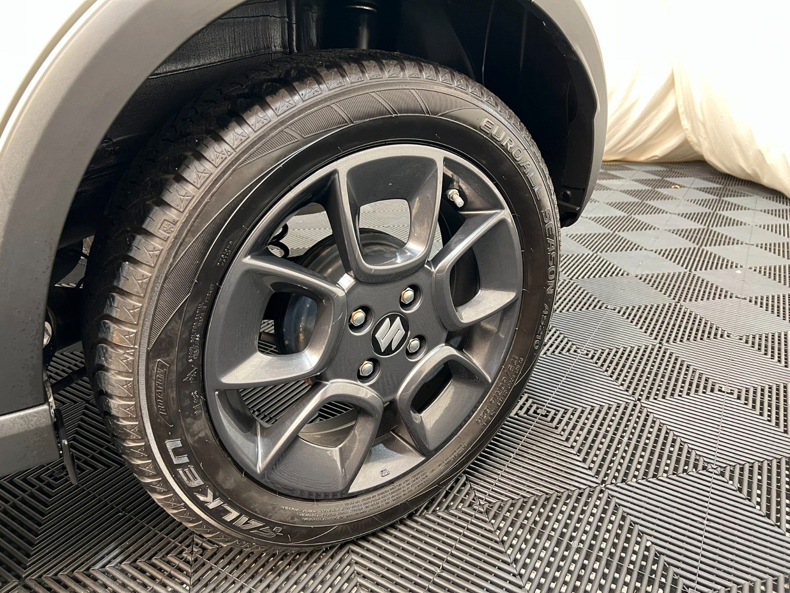 Fahrzeugabbildung Suzuki Ignis 1.2 DUALJET HYBRID Comfort