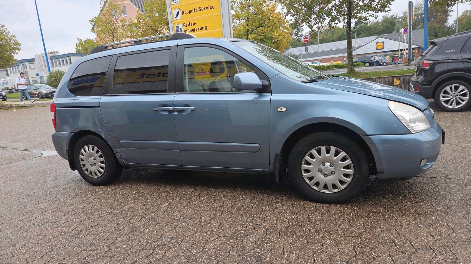 Kia Carnival
