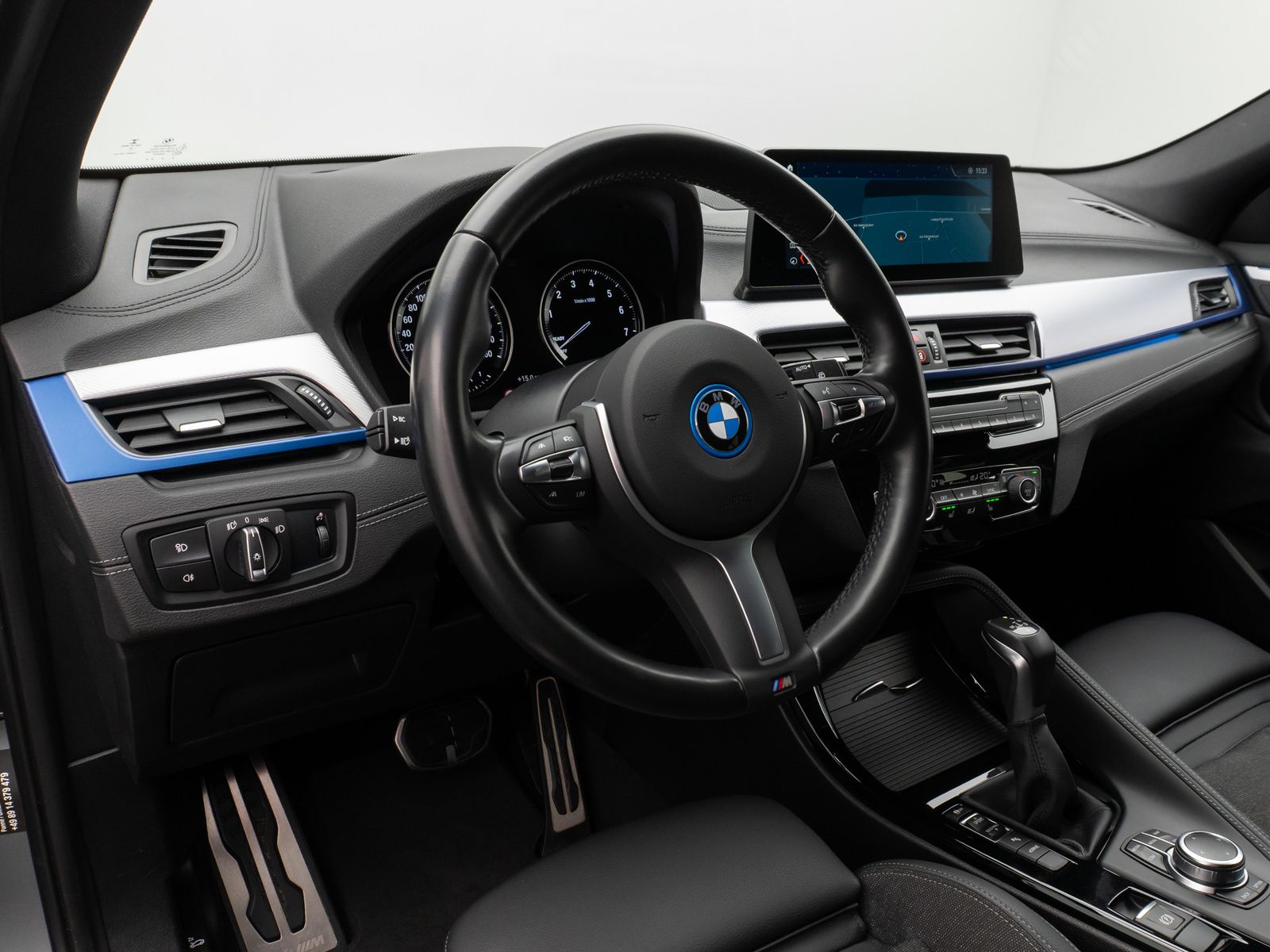 Fahrzeugabbildung BMW X2 xD25e M Sport HUD DAB HiFi LED Alarm 20Zoll