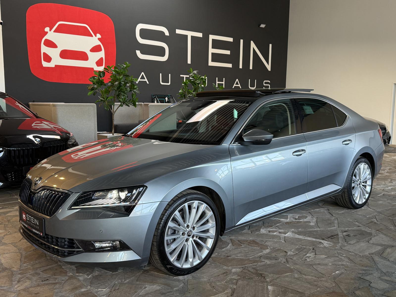 Skoda Superb Style 4x4/AHK/Pano/Memory/Lane/R-Cam/Totw
