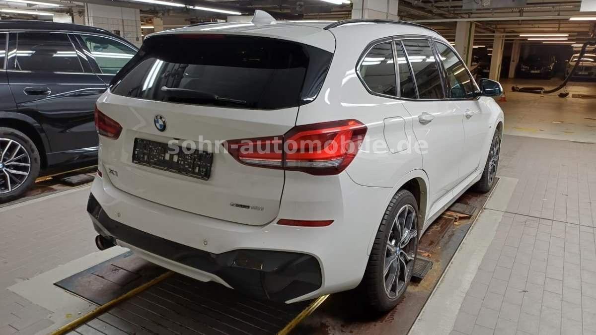 BMW X1 sDriv 18i M-Sport 1.Hand/Navi/LED/RFK/SHZ/19"