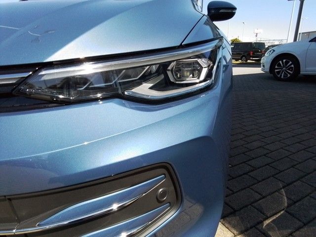 Fahrzeugabbildung Volkswagen Golf VIII eTSI Edition 50 DSG Matrix AHK Pano HU