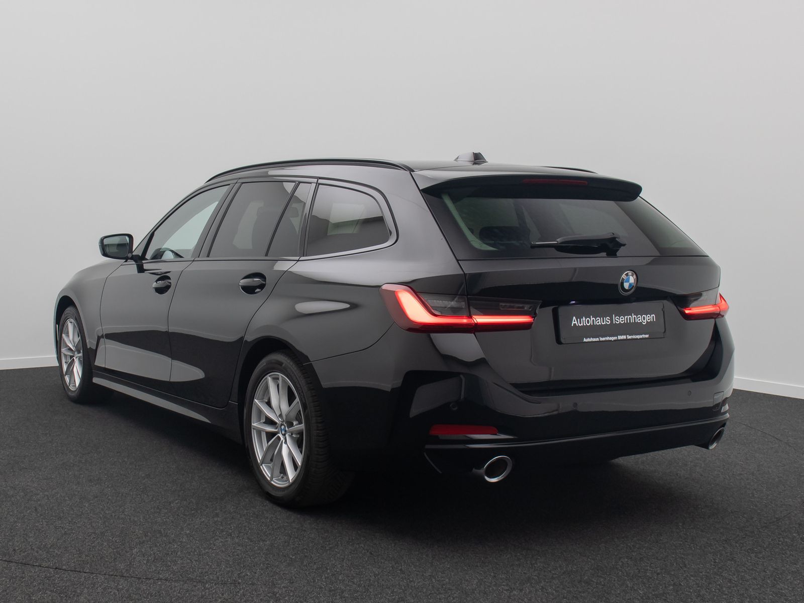 Fahrzeugabbildung BMW 320i GeschwindigReg PDC DAB Cockpit+ Widscreen