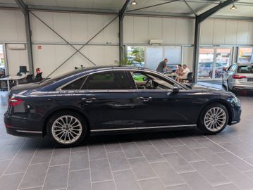 Audi A8 - 7