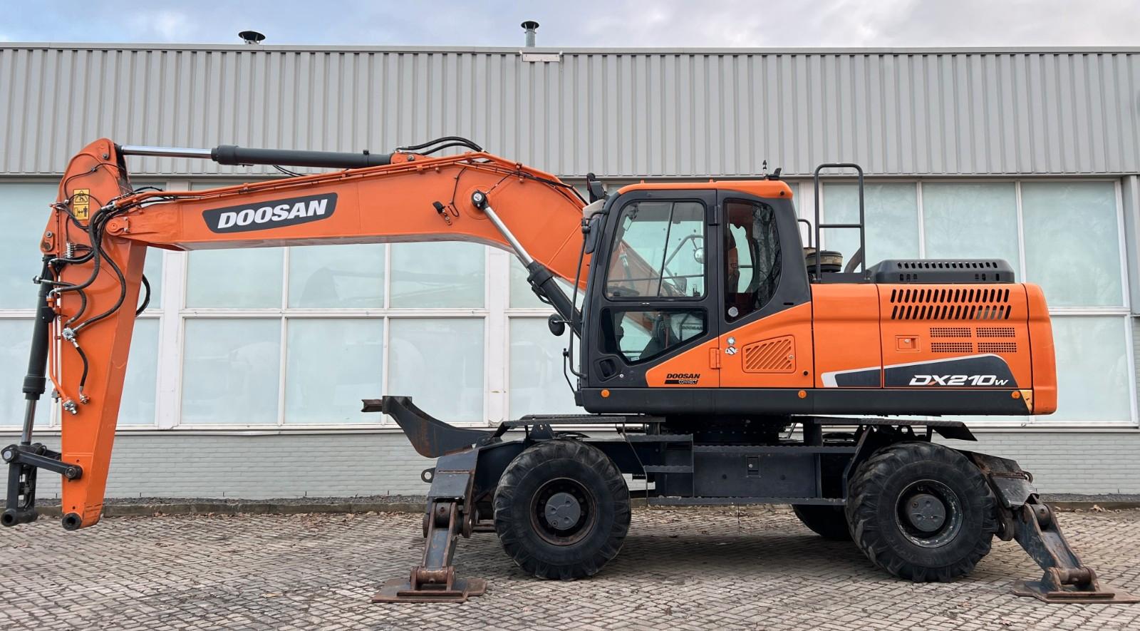 Doosan DX  210 W-5    2020