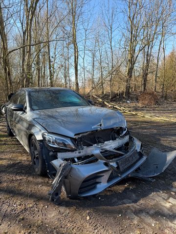 Mercedes-Benz C 300 d AMG Designo UNFALLFAHRZEUG - Motor i.O.