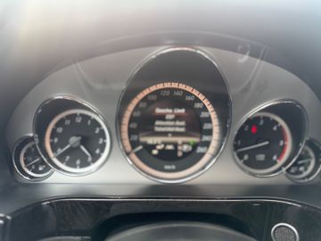 Mercedes E 300 - 11