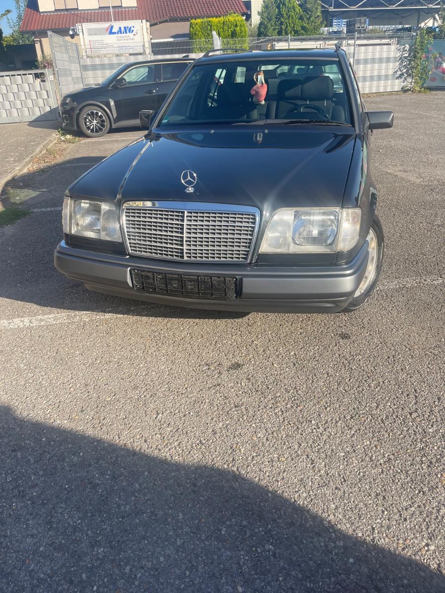 Mercedes-Benz E 220 T Automatik/Klima/Schiebedach