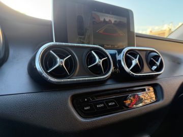 Mercedes X 250 - 9