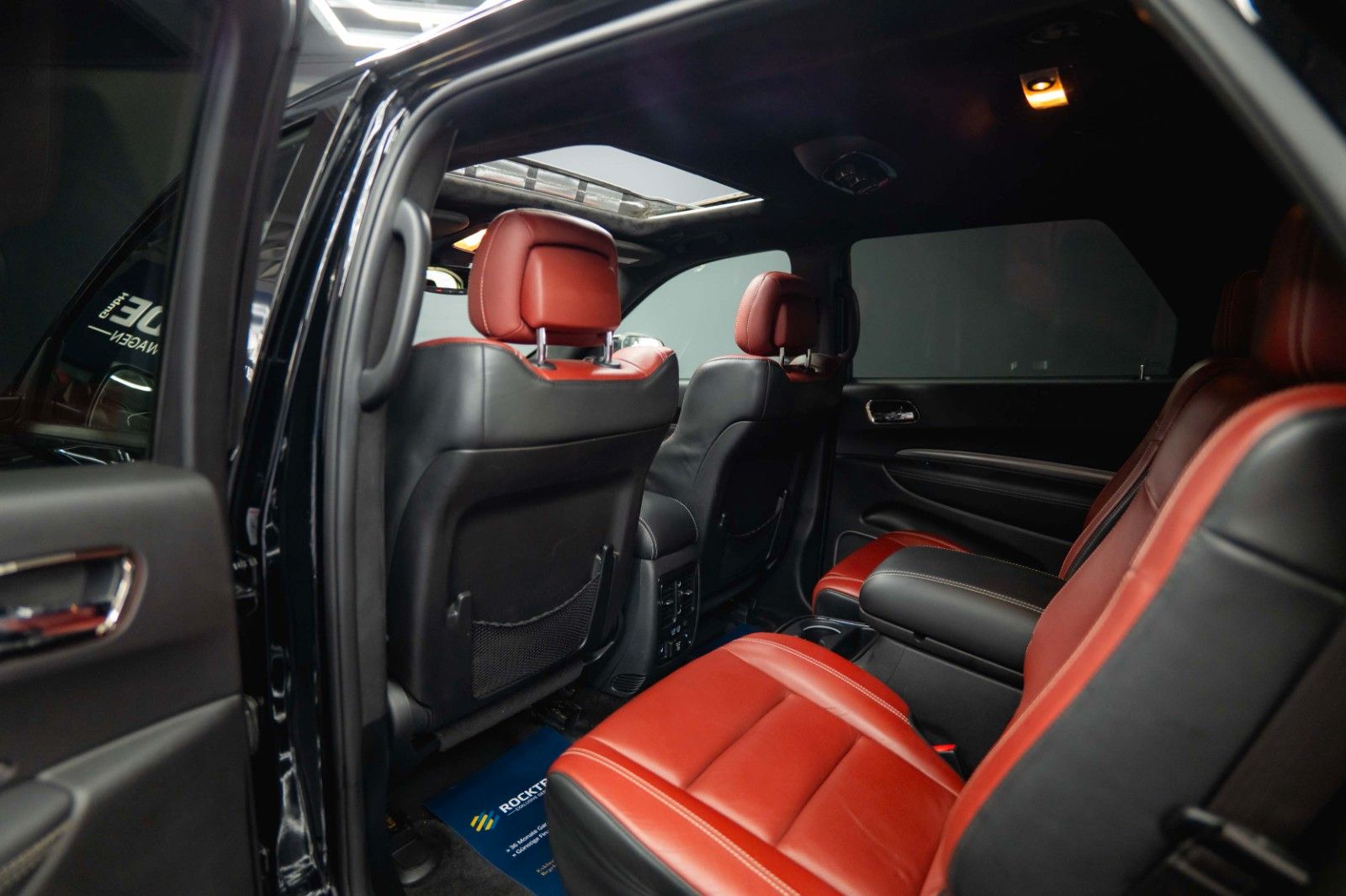 Fahrzeugabbildung Dodge Durango 6.4 V8 SRT Performance 4x4 Night-Paket