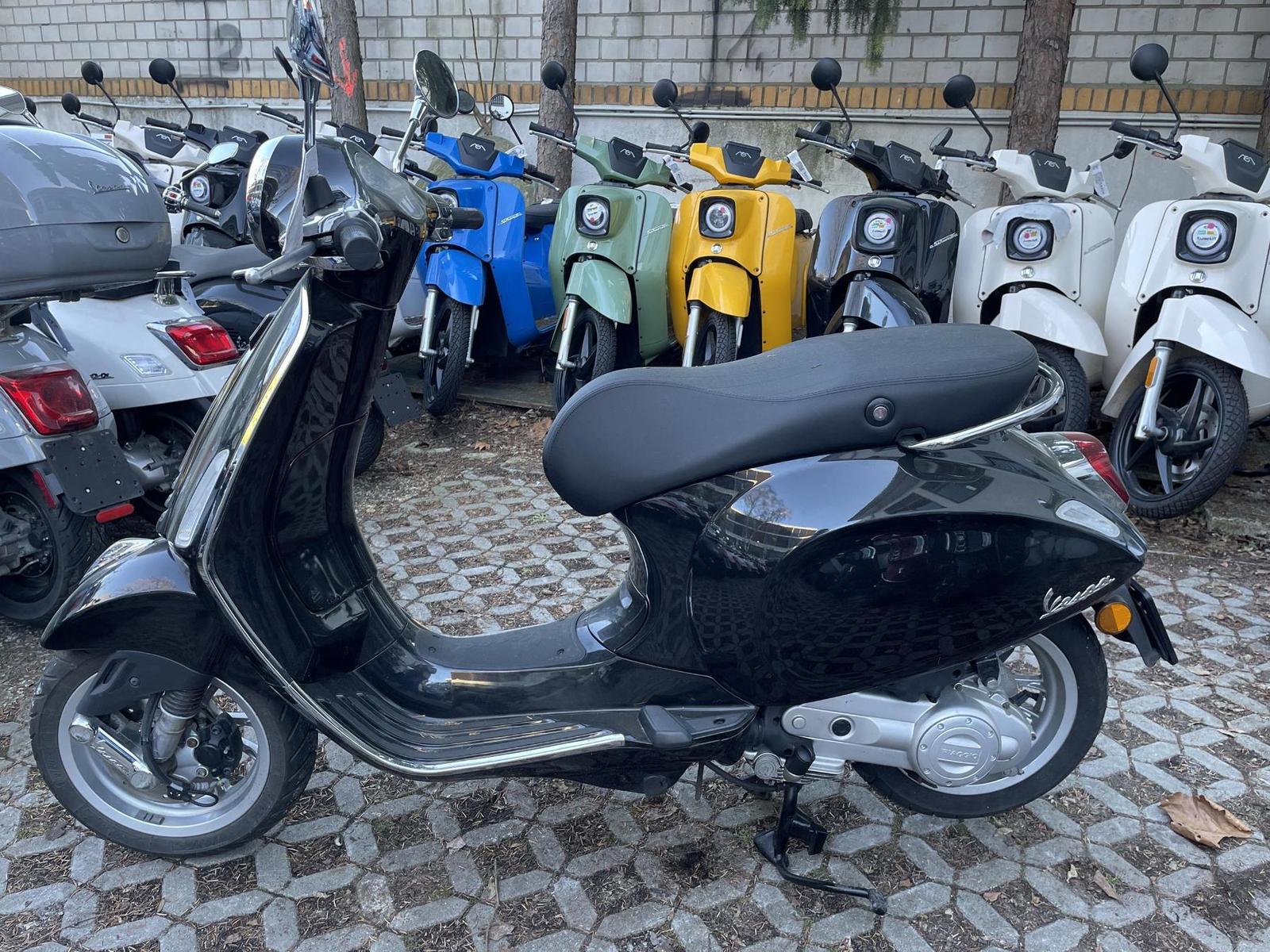 Vespa Primavera 50 LED USB LM