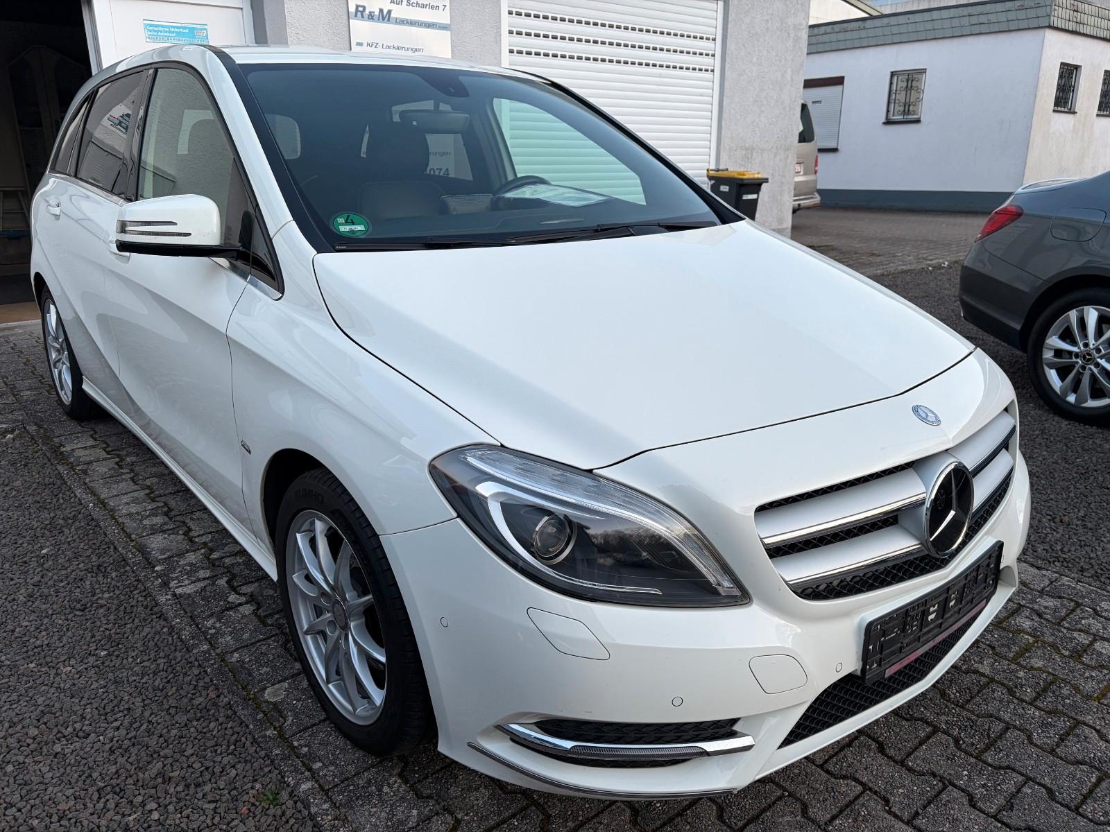 Mercedes-Benz B 180 Sportpaket.2-HD.Xenon.Teilleder.17"Alu.TOP