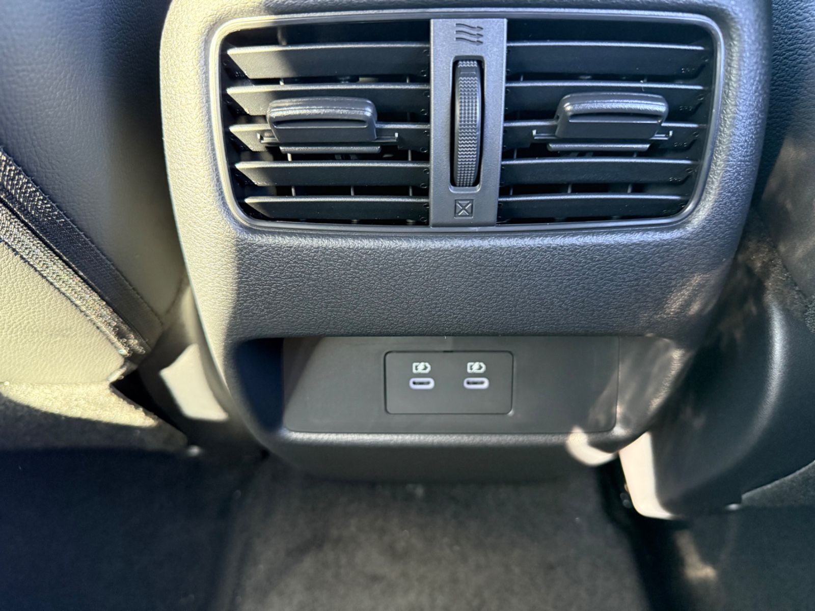 Fahrzeugabbildung Nissan Qashqai N-Design e-Power - Alcantara