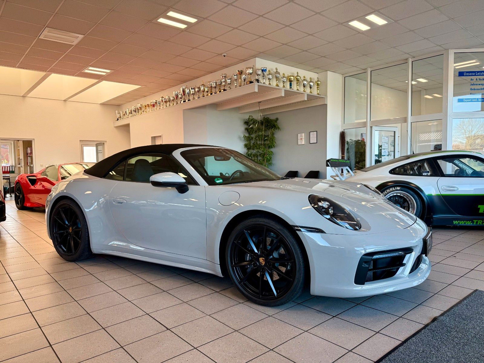 Fahrzeugabbildung Porsche 911 992 Carrera Cabrio SportDesign / Sportabgas