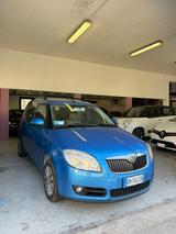 Skoda Roomster 1.4 16V Sport - Skoda Roomster mit Benzin-Antrieb: Kleinbus, 1.4