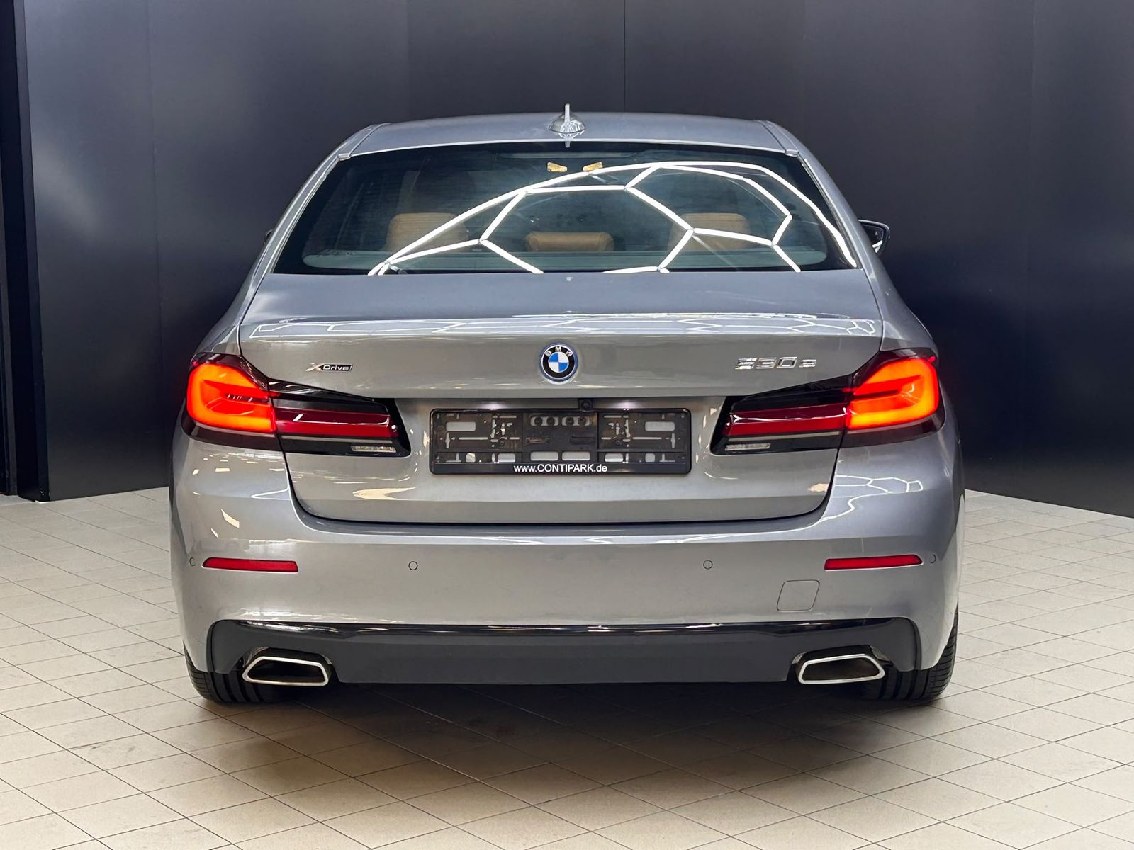 Fahrzeugabbildung BMW 530e xDri LEDER+VIRTU+PROF+LED+SHZ+KAMERA+TEMP+M