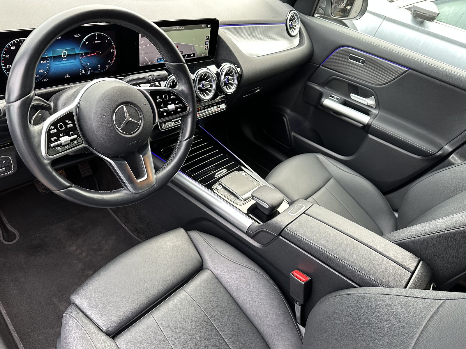 Fahrzeugabbildung Mercedes-Benz GLA 220d Progressive NAV+LED+KEYLESS+AHK+KAM+ACC