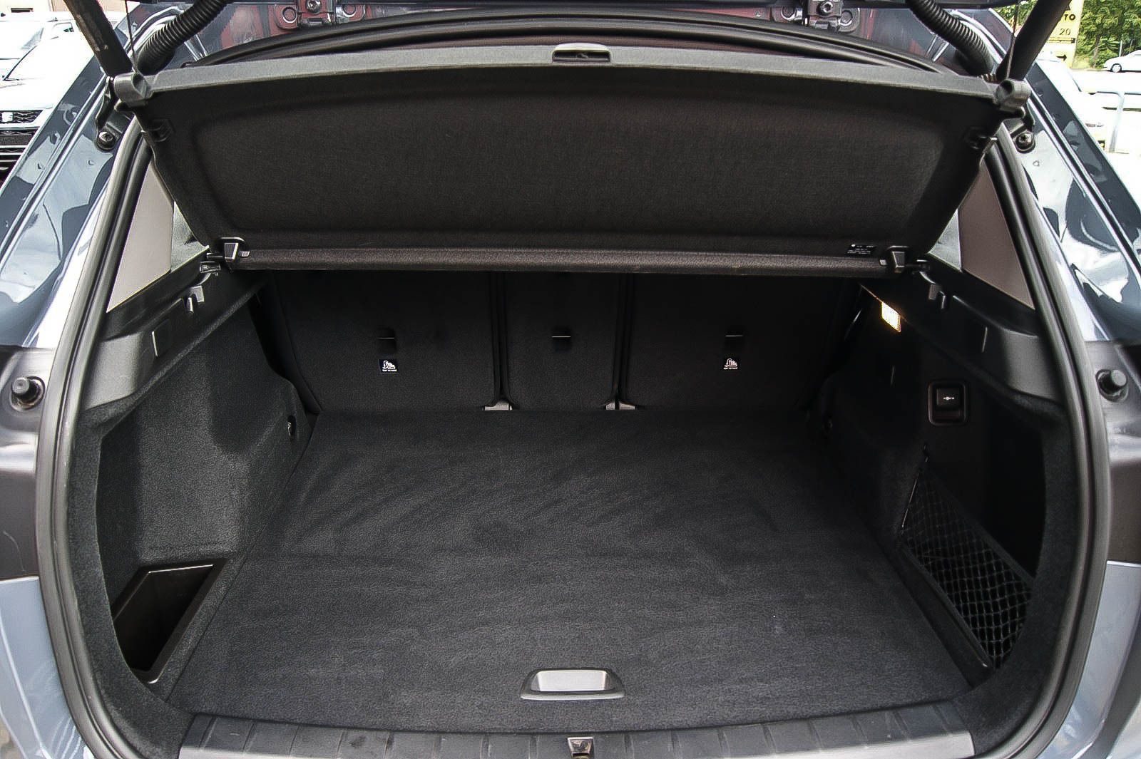 Fahrzeugabbildung BMW X1 xDrive 25e Advantage STORM BAY INDIVIDUAL LED