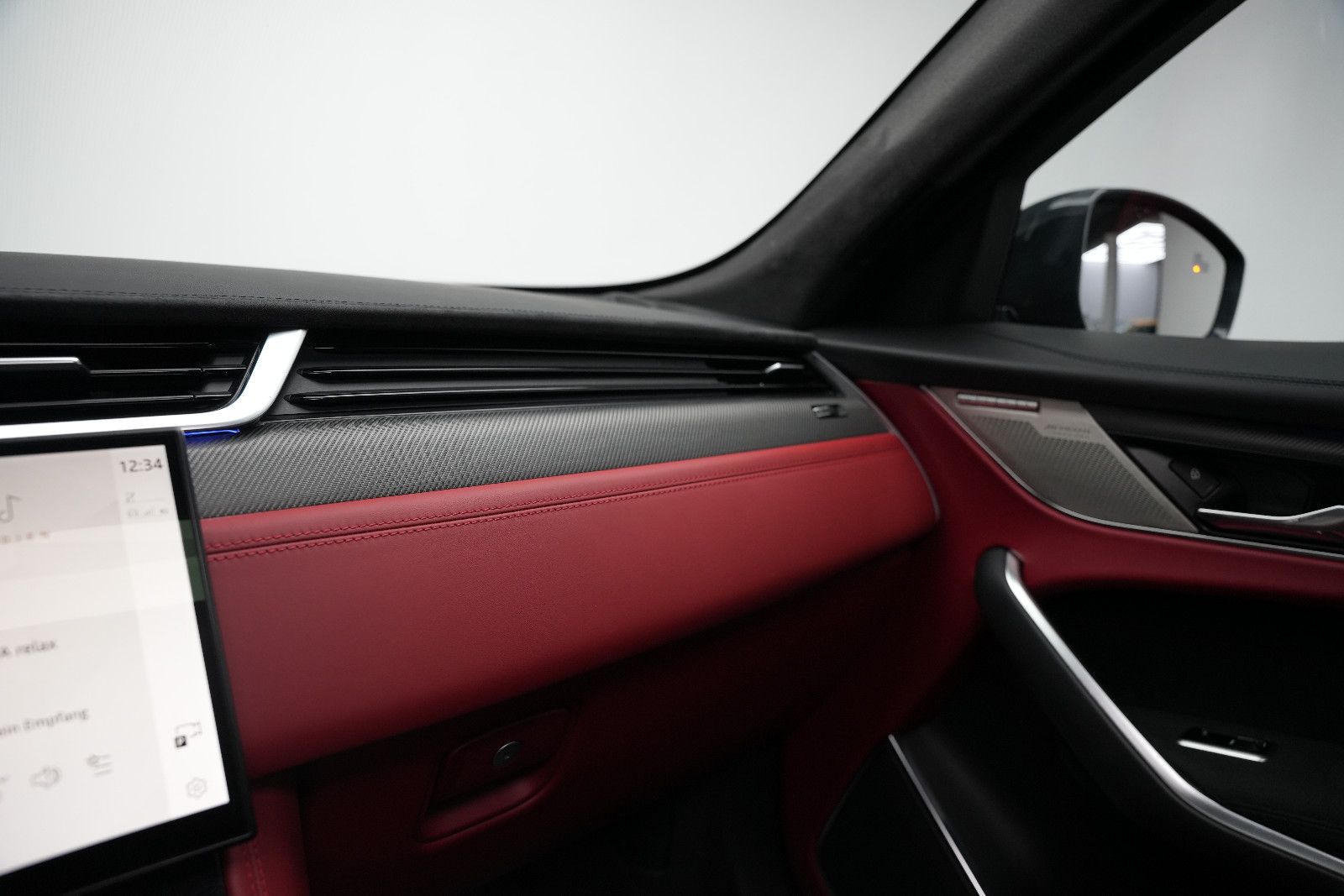 Fahrzeugabbildung Jaguar F-Pace SVR *Panorama*MeridianSurround*360°Memory
