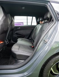 Fahrzeugabbildung Volkswagen Golf VIII Variant R-Line ACC|KAM|SPUR|VIRUTAL.