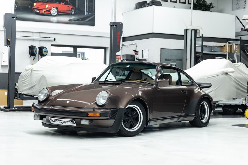 Porsche 930