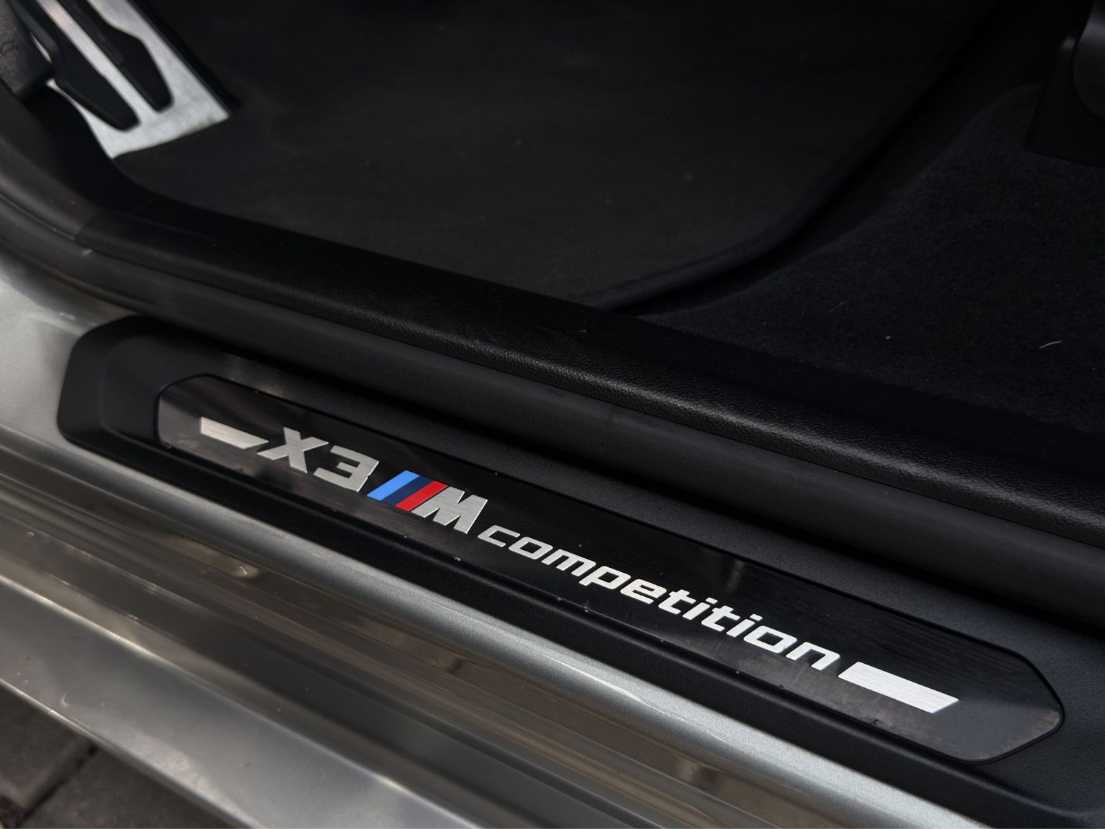 Fahrzeugabbildung BMW X3 M Competition*H&K*Pano*Ambiente*Carbon