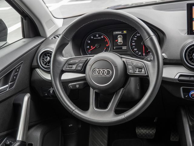 Q2 35 TFSI S tronic PDC SHZ KAMERA NAVI LED