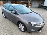 Ford Focus 1,6TDCi 85kW DPF Titanium Turnier Titanium - Ford Focus mit Diesel-Antrieb: Kombi, 1.6