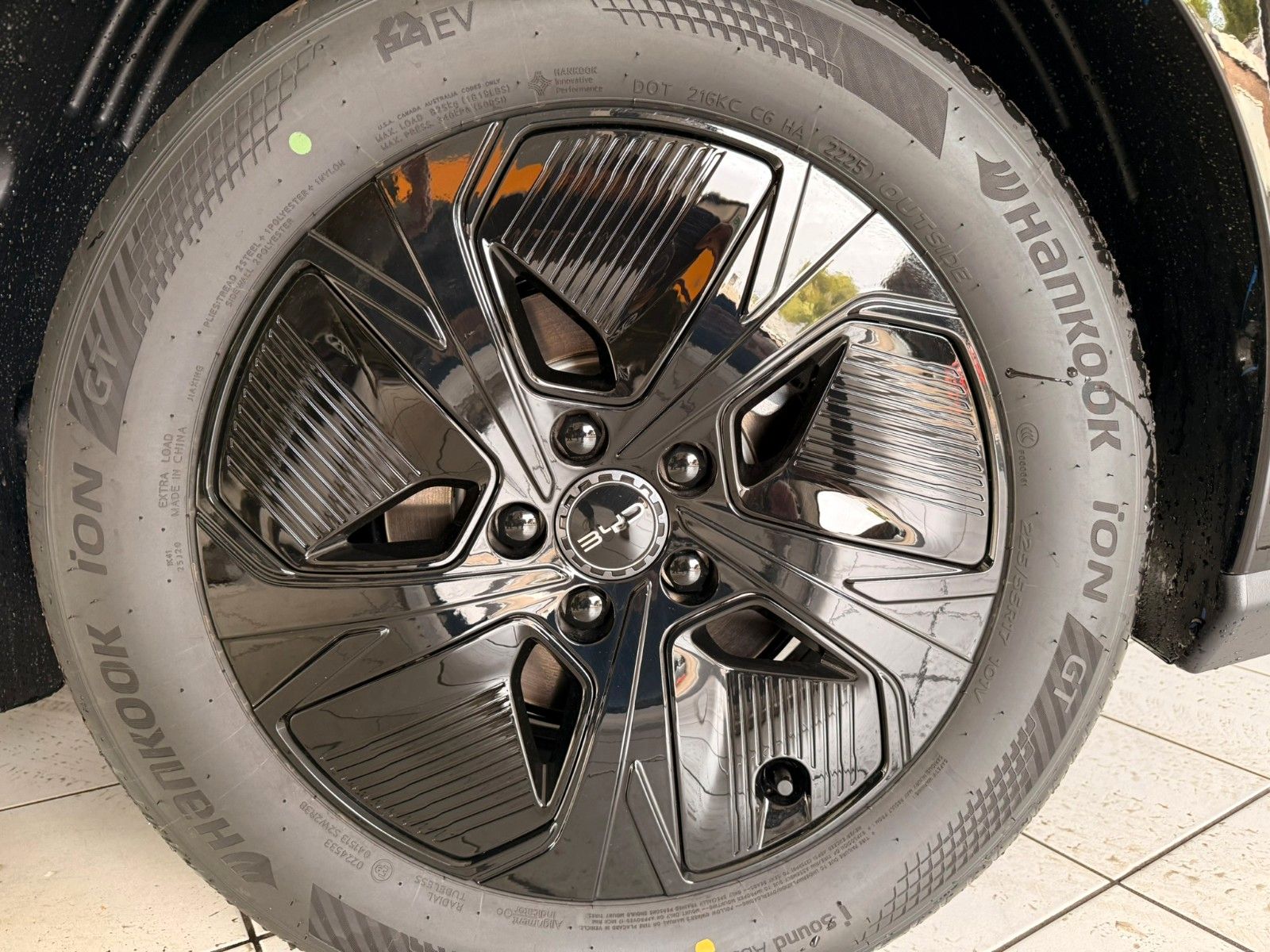 BYD SEAL 6