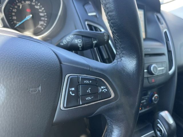 Fahrzeugabbildung Ford Focus Zahnriemen NEU Klimaautomatik Navi SHZ AHK