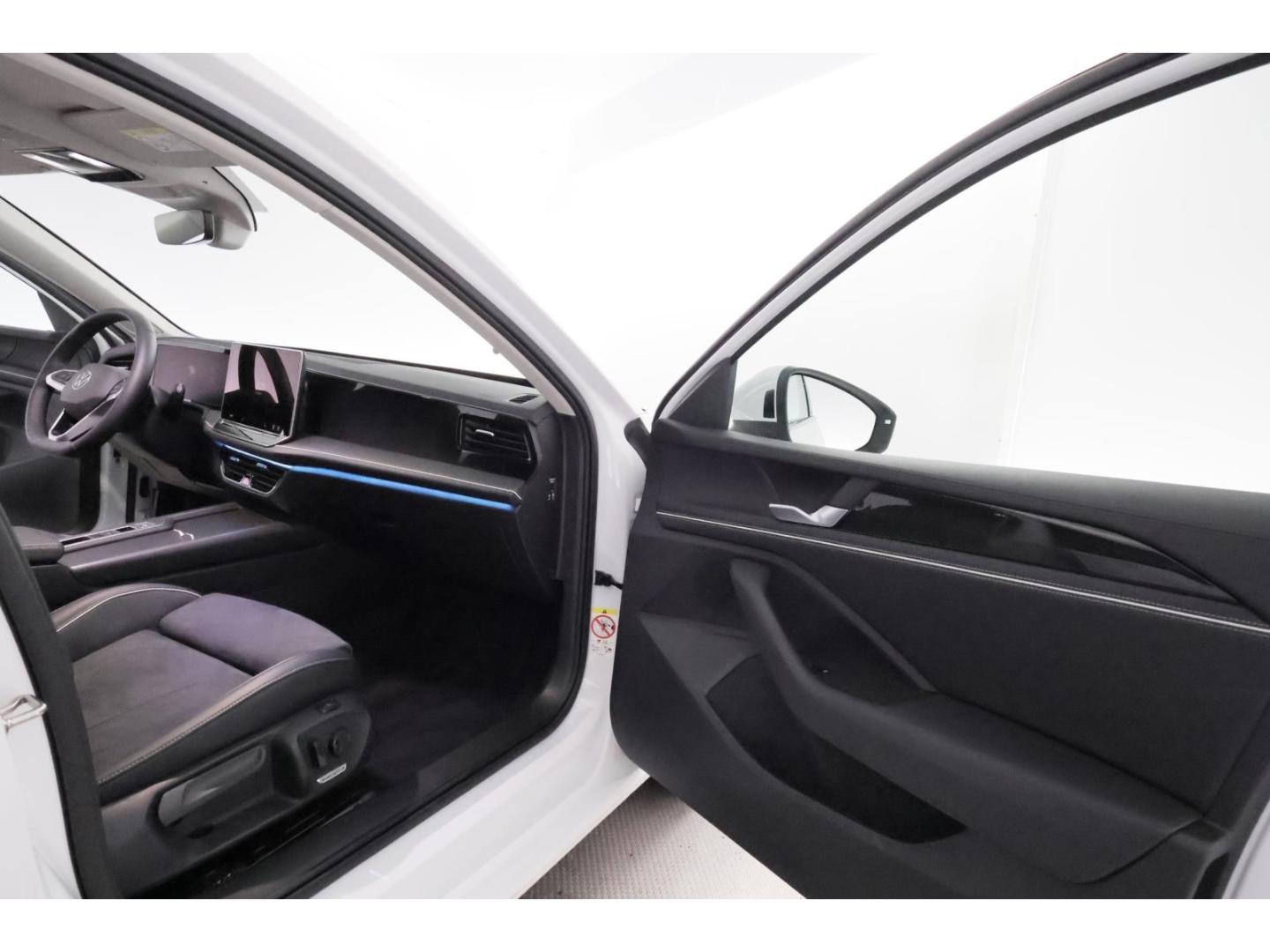 Volkswagen Passat 1.5eTSI DSG Business+LED+NAVI+AHK, миниатюра 13