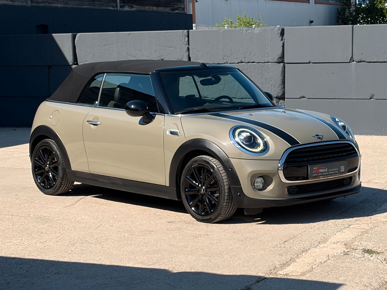 Fahrzeugabbildung MINI Cooper Cabrio SHZ PDC 2Z Klima Navi CarPlay LED