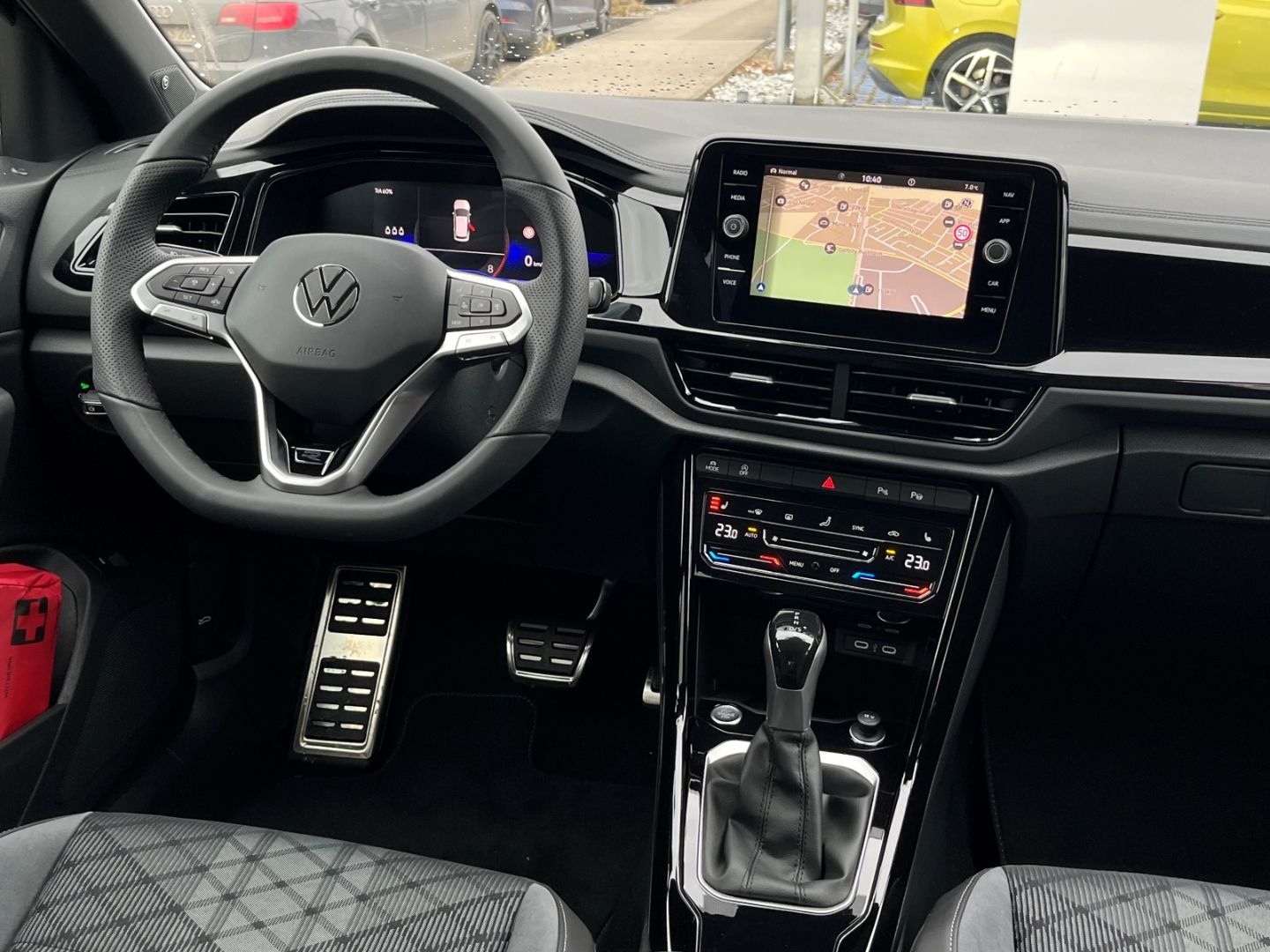T-Roc 1.5TSI DSG R-Line NAVI*KAMERA*APP*ACC*LED!