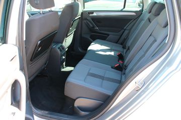 Volkswagen Golf - 10