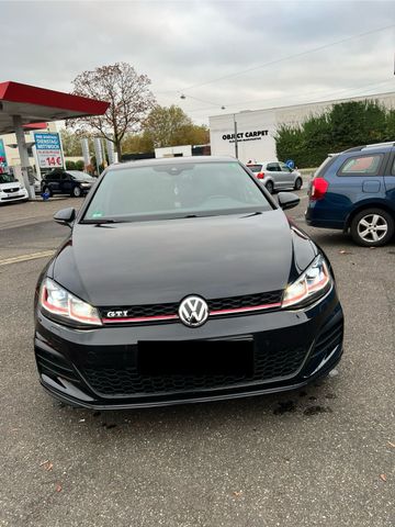 Volkswagen Golf 7.5 GTI