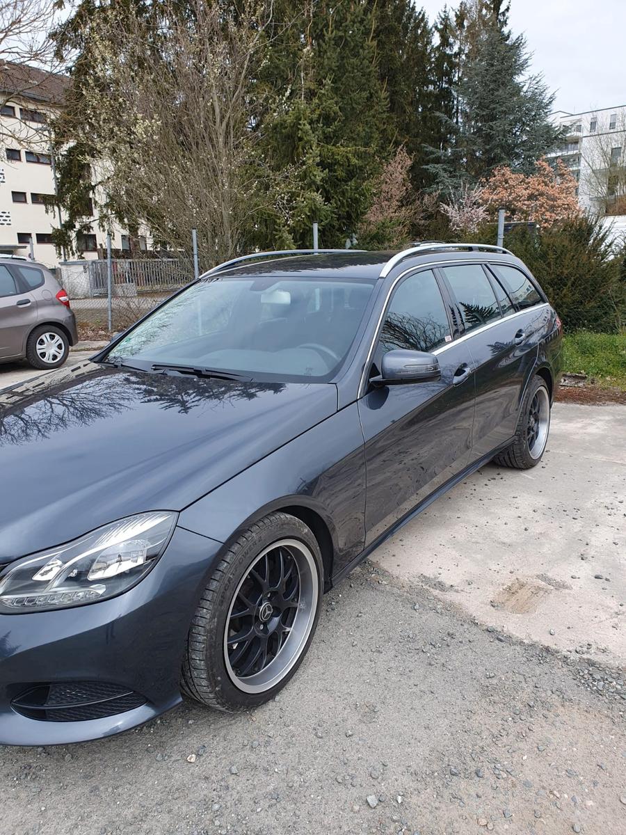 Mercedes-Benz E 220 CDI T Standard
