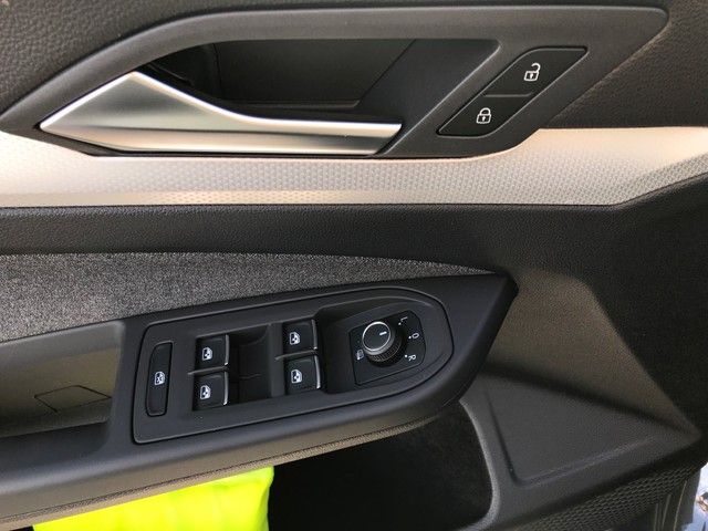 Fahrzeugabbildung Volkswagen Golf 1.5TSI Move LED+ACC+NAVI+APP-CONN+SITZHZ+++
