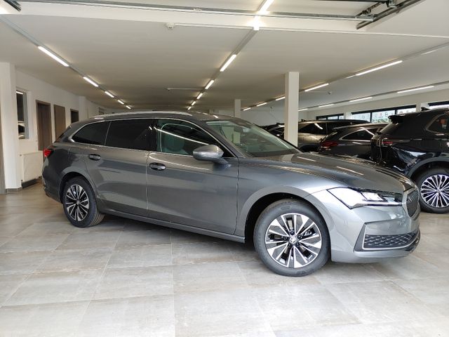 Skoda Superb Combi 1.5 eTSI DSG Selection Pano/AHK/Nav