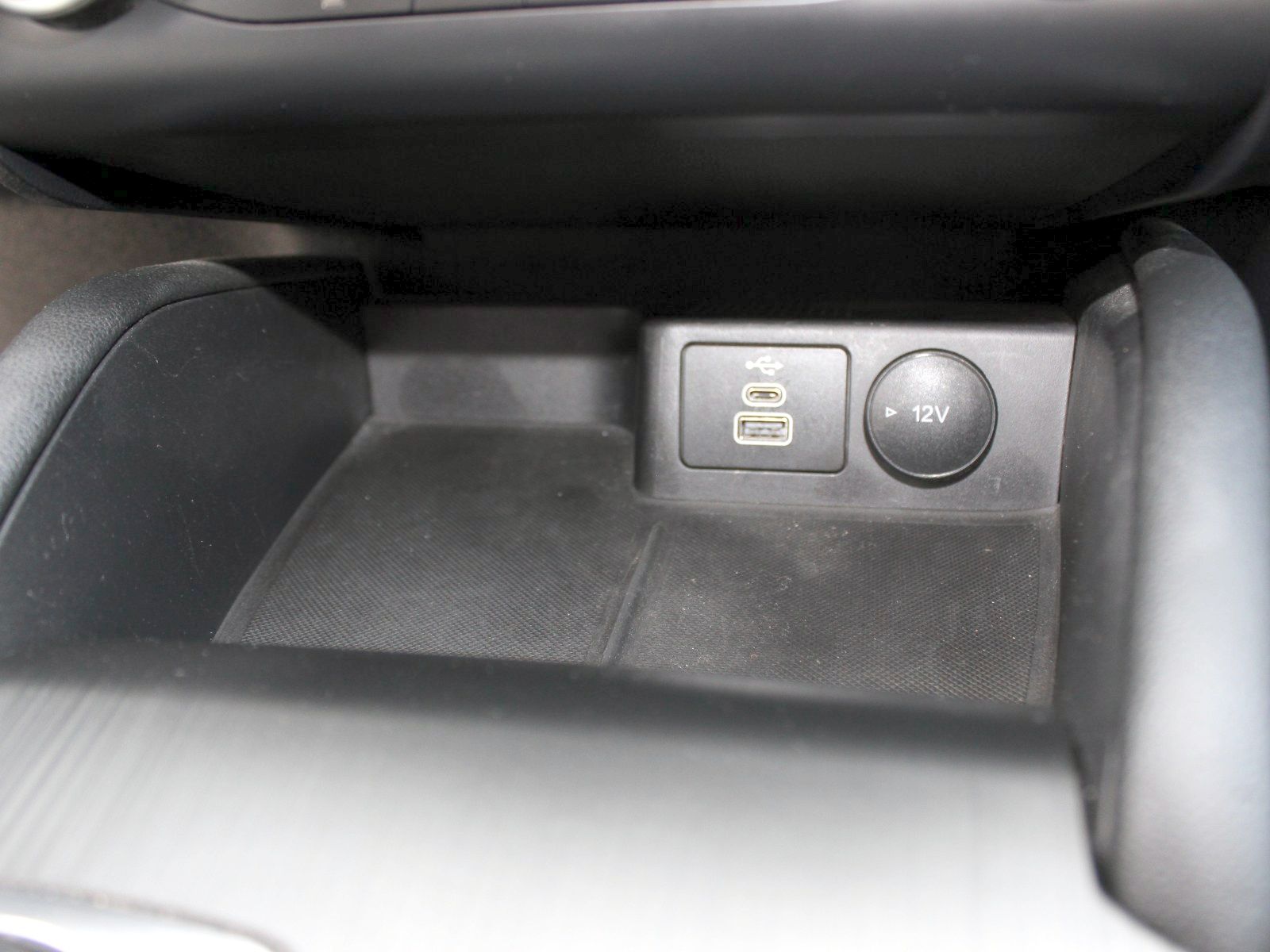 Fahrzeugabbildung Ford Kuga Plug-In Hybrid Titanium X 2,5 Duratec