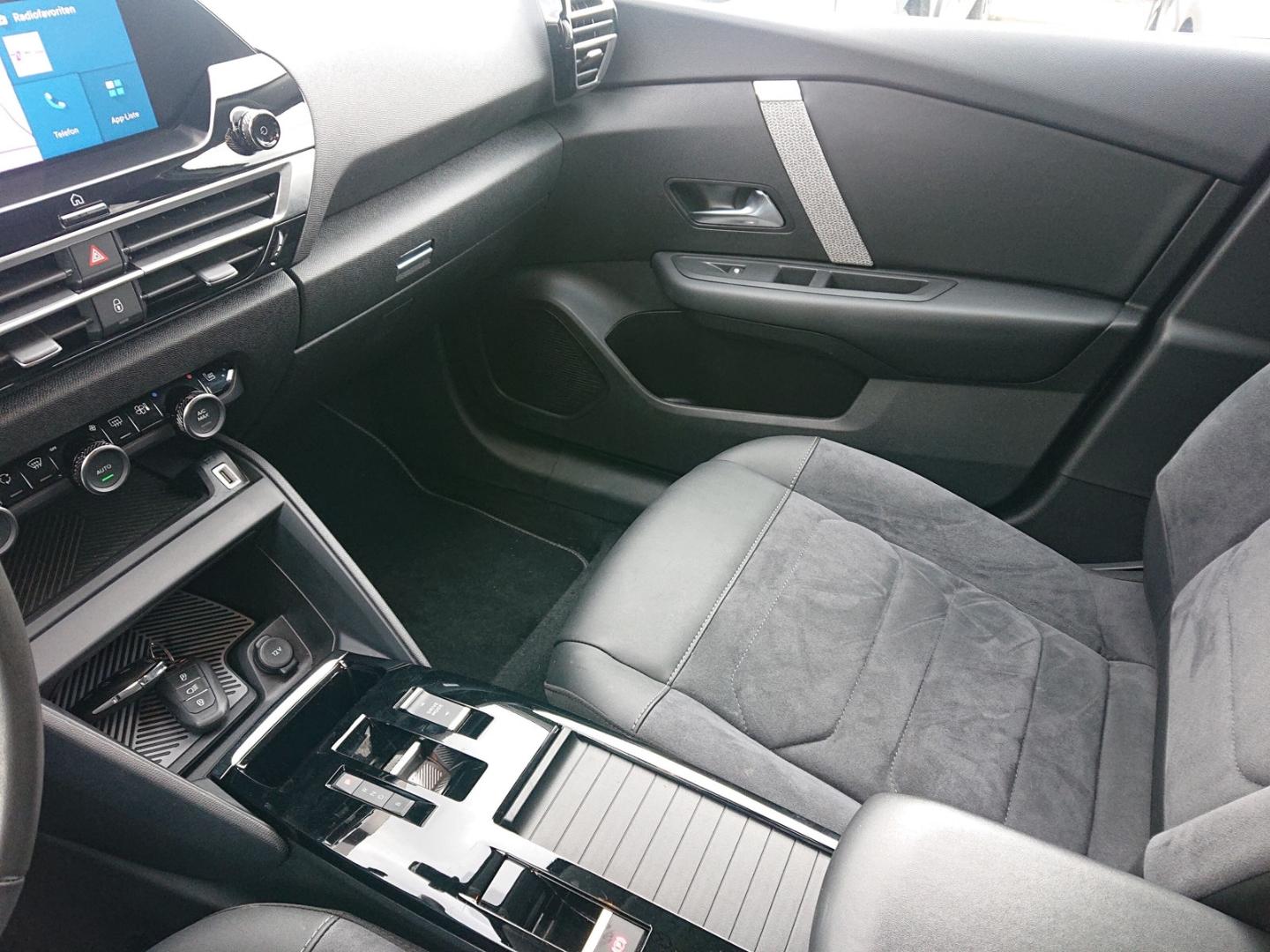 Citroën e-C4 156 e-Series SHZ Navi Kamera Apple CarPlay 