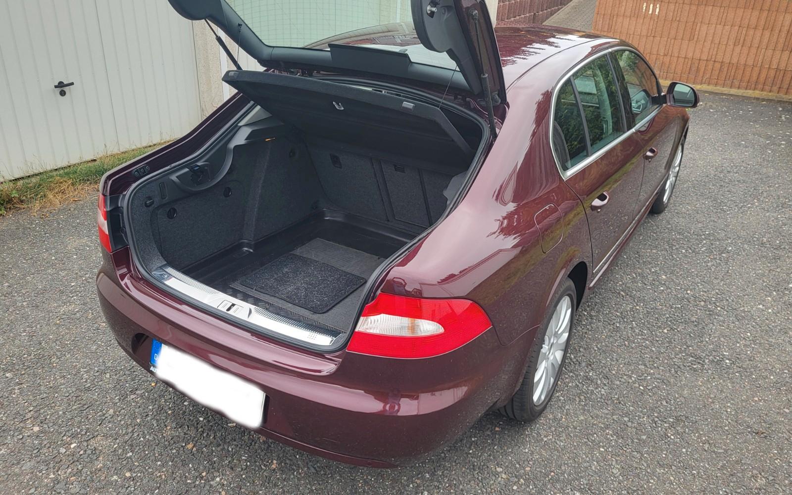 Skoda Superb 1.8 TSI Elegance, 60.000 km, Garagenwagen