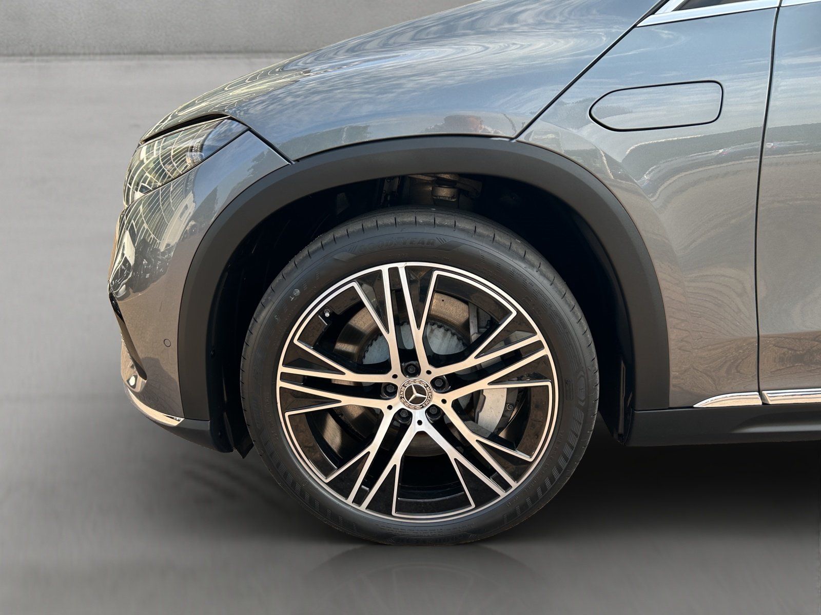 Fahrzeugabbildung Mercedes-Benz EQS 450 4M SUV Premi DISTRO Pano HYPER Sitzklima