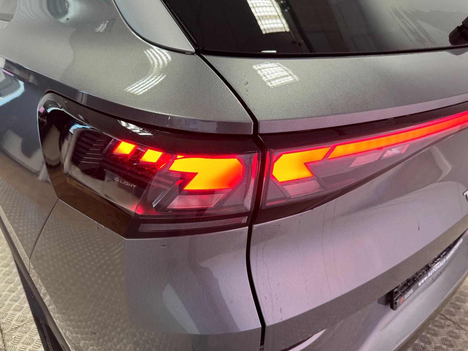Volkswagen T-Roc 1.5 neues Modell R-Line AHK*elek Kofferr., миниатюра 25