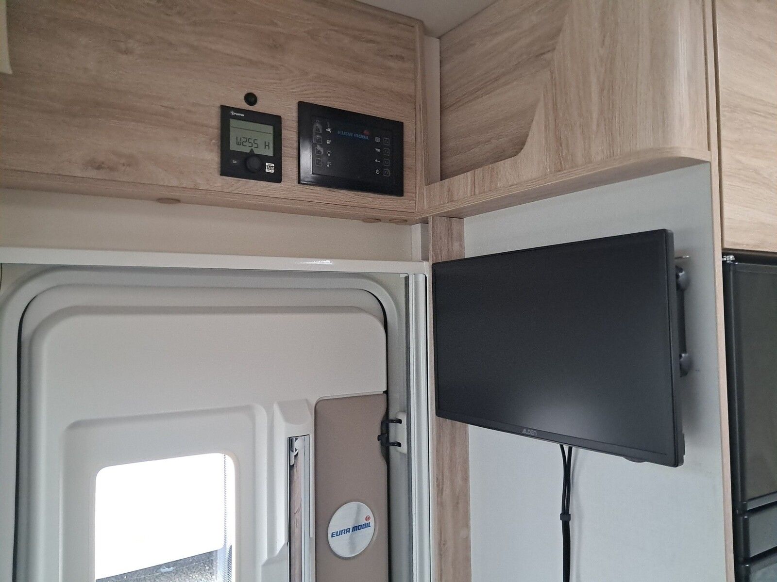 Fahrzeugabbildung Eura Mobil Profila RS PRS 675 SB Dachklima Lithium Mondial