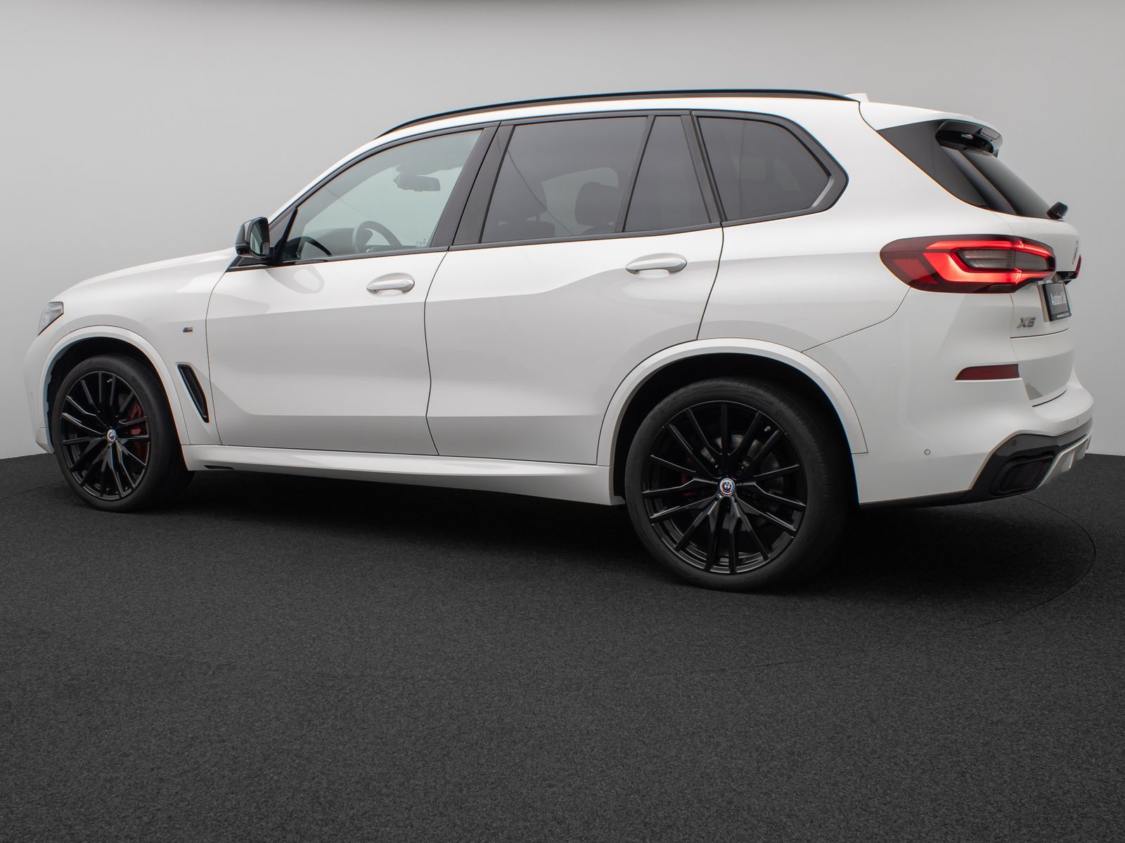 Fahrzeugabbildung BMW X5 xD30d M Sport 360°Laser HUD DAB HiFi 22Zoll