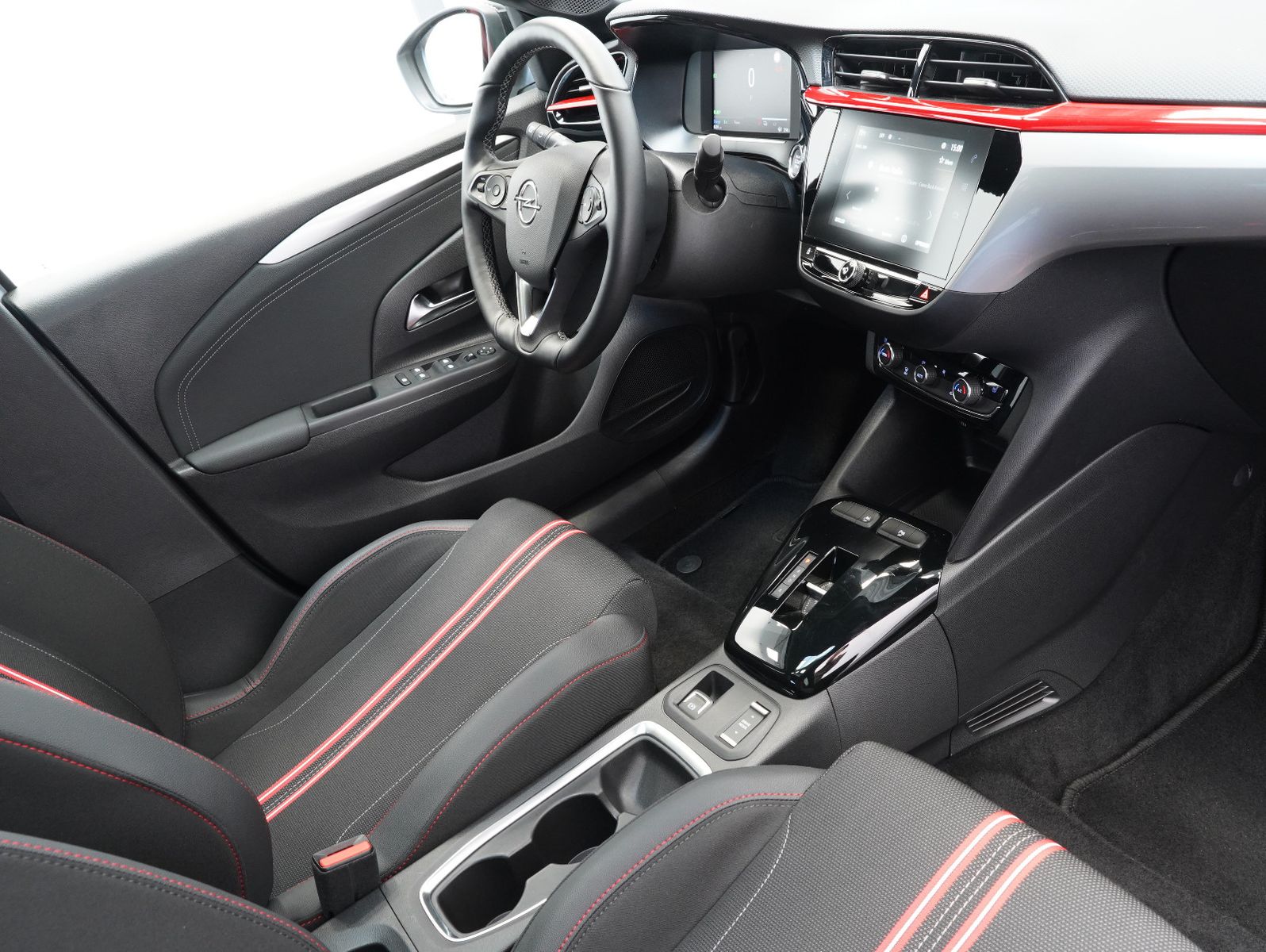 Fahrzeugabbildung Opel Corsa F e GS Line LED/KAMERA/PANORAMA/SOH