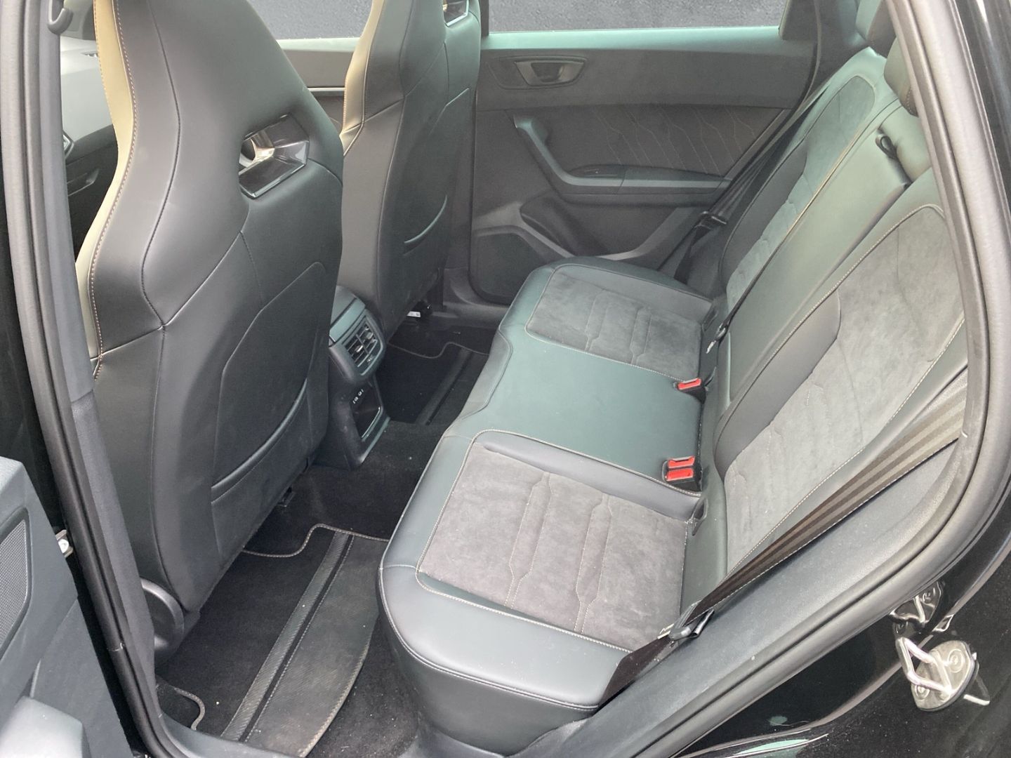 Fahrzeugabbildung CUPRA Ateca VZ 4Drive *AHK-klappbar *El. Panodach *NP